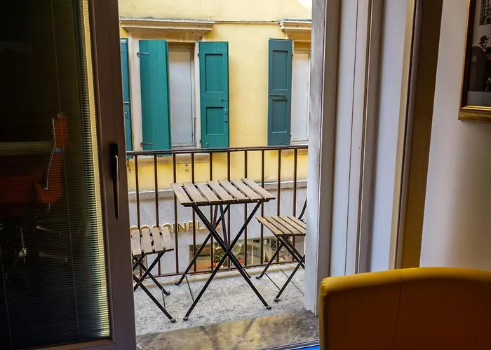 Nicchia * ヴェローナ